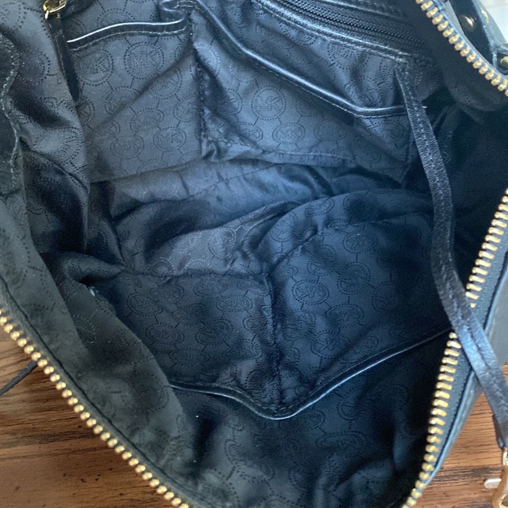 17:04  Michael Kors Bag - Picture 9 of 16